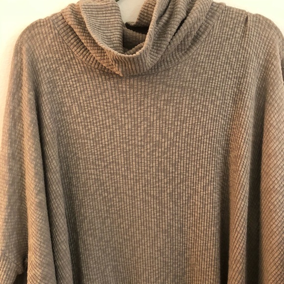 Free people tan sweater - Picture 2 of 2